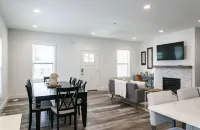 Legacy II- Walk to Notre Dame. New 6 bedroom 5.5 bathrooms,  sleeps up to 14