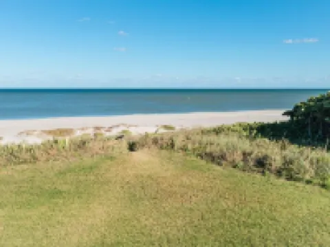 Licensed Totally Remodeled (2020Oceanfront Townhome with ocean views Hotels in Indialantic