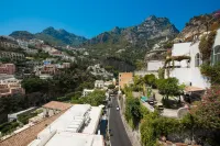 The Moon Positano, only 3 minutes walk to reach the main beach in Positano.