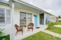 Port Charlotte Retreat- Relaxing getaway in the Florida sun! Speedway附近的飯店