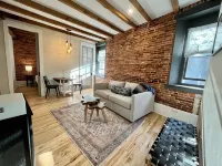 Lovely 1-bedroom in downtown Portsmouth steps to everything!