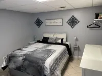 Beautiful Harbor Springs condo! Close to Lake MI, Skiing, Golf, Dining, + more!