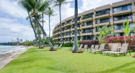 Direct Oceanfront Condo with Amazing Views, Near Several Beaches!