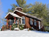 Beautiful Log Cabin with Mountain Views, Private Pond & Dock - Winter Discounts