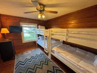 Modernist Waterfront House near Historic Beaufort. Relax on the North River! 레이크 로드 와이너리 주변 호텔