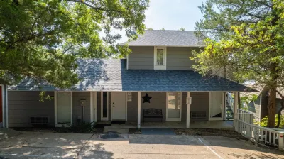 Lake of the Ozarks Four Bedroom Home Right Off the Water in Margaritaville Hotel dekat Margaritaville Lake Resort Lake of the Ozarks