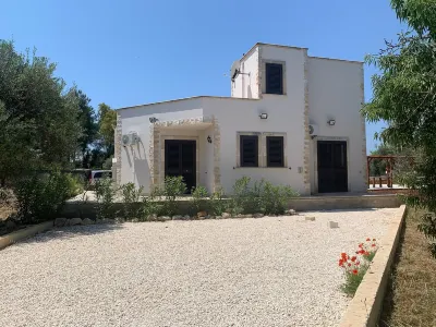 Casa "onda Blu": Exklusives Ferienhaus mit Poolparadies und Mediterranem Flair Hotel in zona Hong Kong