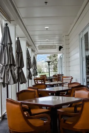 Explore the Beauty of Napa Valley - Hike, Bike, Paddle, Wine and  Dine Отели рядом с достопримечательностью «Artesa Vineyards & Winery»