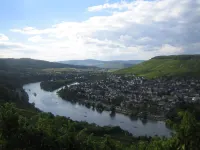 Apartment with fantastic view of river and vineyards