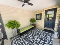 Sherwood Farmhouse: A Stylish Escape in Manhattan  – Your Home Away From Home!