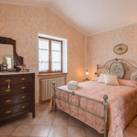 Corte della Luna, elegant villa with swimming pool surrounded by a suggestive olive grove