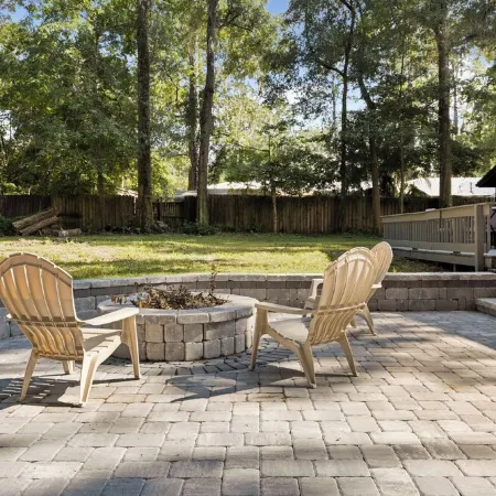 Modern 3-bedroom house walking distance from UF stadium!