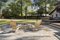 Modern 3-bedroom house walking distance from UF stadium!