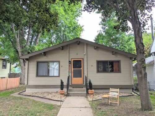 Cozy Copper Cabin in the City - the whole place is yours!