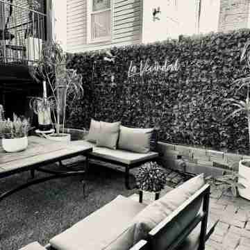 Chic 1-bedroom apartment in phenomenal Chicago with WiFi, AC Others