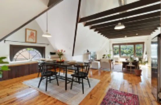 The Pearl, NH hidden luxury close to the Quinnipiac River in historic property