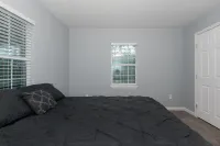 Cheerful 3 bedroom house near downtown and close to hospitals Hotels near Calvary Baptist Church
