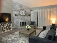 Cozy Condo Just a Minute Walk from a Beautiful Beach at Newfound Lake