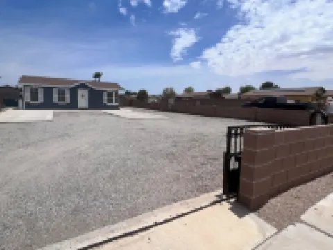 Bee-utiful Little House 福瑞娜麓山酒店