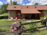 Cocooning spirit" gîte close to footpaths and cycle path