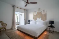 Starlit Nights Getaway w/ Soaking Tub