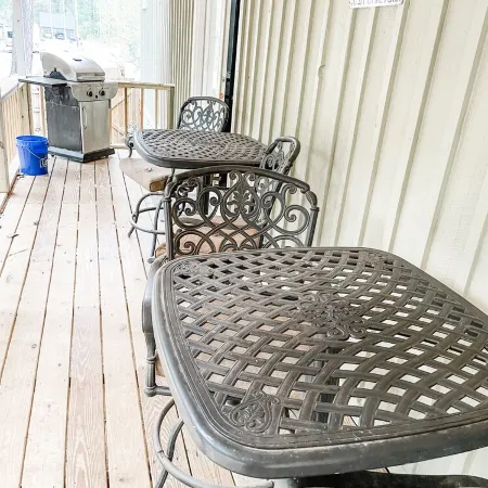 The Lake Life Retreat with Hot Tub