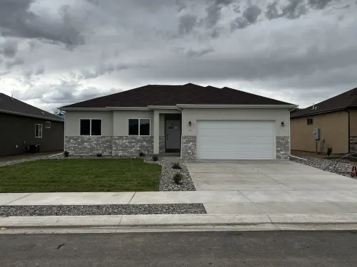 Brand NEW home! The Colorado House! Perfect for all 4 seasons!