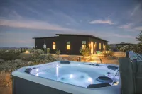 San Junipero - Enjoy the views from the Mod Pool!