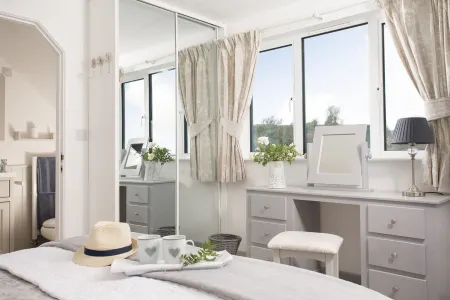 Luxury, romantic Cottage for 2 Nr Padstow with pretty garden and lovely views Отели рядом с достопримечательностью «Bedruthan Steps»