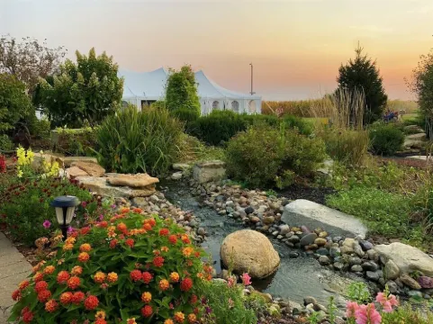 Beautiful Rustic Barn just waiting for you to kick back and relax. 沃倫縣酒店