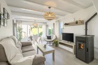 Hola from HeliosAs featured on the TV show 'A Place in the Sun