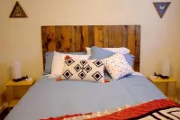 Casa Familia - 4-br modern family home w/saltwater pool & spa Hotels in Concord