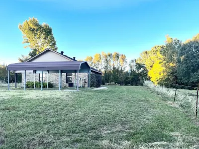 Quiet house in the country - 20 minutes from Canton and Lake Fork!