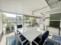 Best! 2Br/2BA /w Private Pool. 37.5" Dockage/Voted Best Backyard in Kcb 11th ST. - Hot Tub