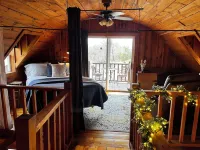 Heritage hideaway-Secluded Log Cabin