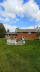 86" TV, Sauna, Firepit, Gym, Ping Pong, Pool, Foosball, Plenty of Parking, Grill