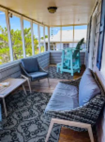 Pet friendly beach house w/ Hot Tub - Short 0.4 mile walk to beach!