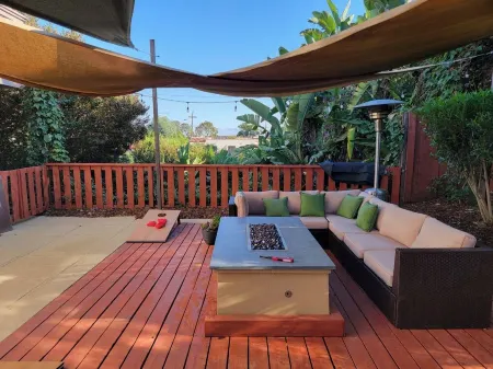 San Diego's 4-bed Oasis with Hot Tub,  Gym, Outdoor Theater & Huge Yard.