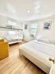 Beautiful property with hot spa and private swimming pool. Has king bed & more. Hotels near Converse Factory Store