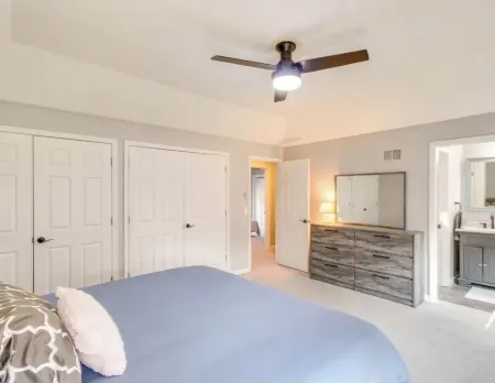 KC Chalet in Lenexa & Overland Park Area. Private covered garage and driveway.