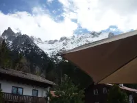Nice, lovingly completely renovated apartment right below the Karwendel. - Wifi