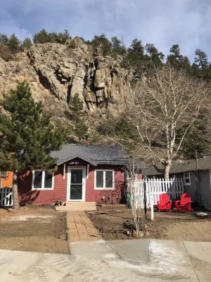 Vintage Cabin in Downtown Estes Park
