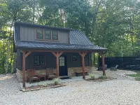 Pine Ridge Cabin House - Cozy Retreat In Woodland Setting With Hiking Trails Hotel a Guernsey County
