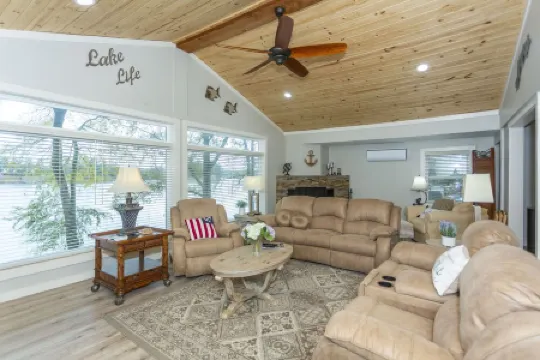 Escape the City and Enjoy Quality Time with Family with a Lakeview!