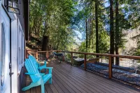 Peaceful Redwood Hideaway - Hot Tub, A/C, Walk to Russian River and Downtown