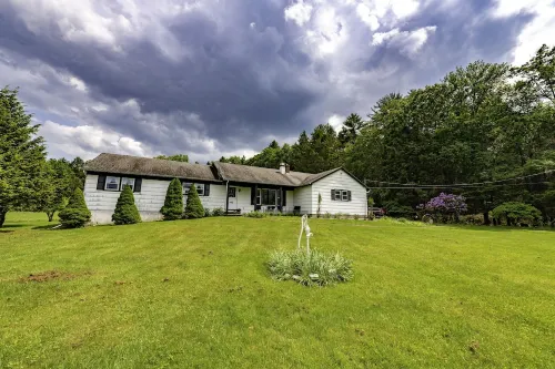 Catskill Gem! Four bedroom on 20 quiet acres