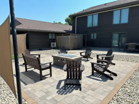 7 Bedroom Country Lodge Close to Town - Rooster Roost Ranch Lodge