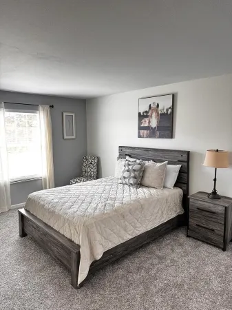 Spacious and Spotless Townhouse in Englewood, Close to DTC & Denver Отели рядом с достопримечательностью «Парк штата Черри Крик»