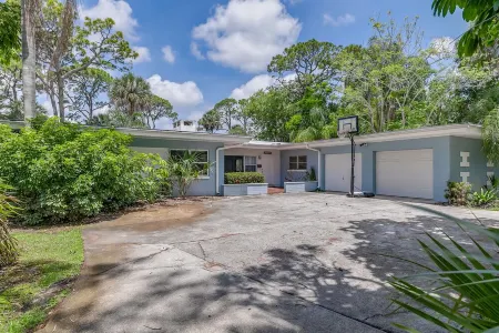 Golf Front 5 Bedroom Pool Home Downtown Melbourne Отели рядом с достопримечательностью «Крейн Крик Променад»