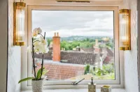 Beautiful Grade 2 Listed Cottage Perfectly Located in the Centre of Frome.